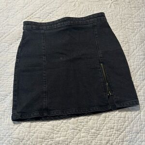 We The Free black jean skirt with zipper slit. Size 8.